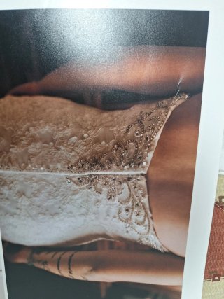 Traje de novia con detalles bordados