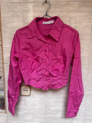 Blusa corta rosa Bershka