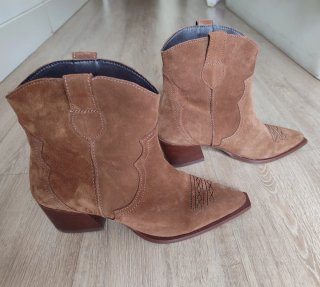 Botines de piel estilo cowboy