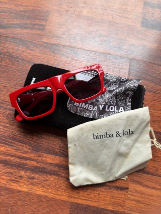 Gafas de sol rojas