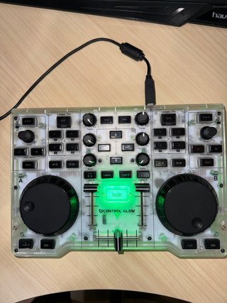 Mesa de mezclas Hercules DJControl Glow