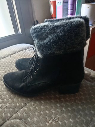 Botines de ante negros con pelo, talla 39
