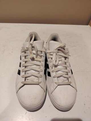 Scarpe Adidas bianche e nere taglia 40.5