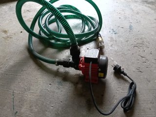 Bomba de achique con manguera
