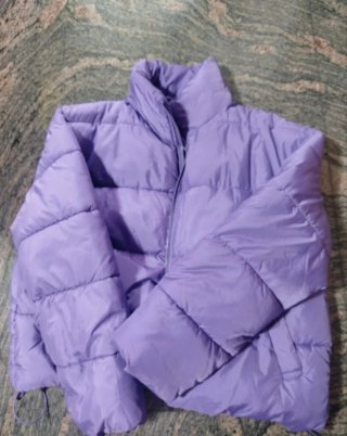 Abrigo acolchado morado talla XS