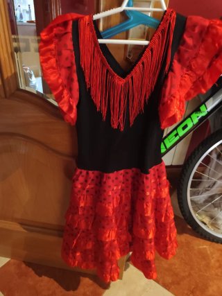 Vestido de Sevillana Rojo y Negro Talla 4