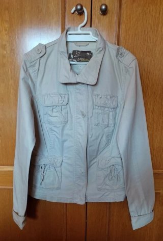 Cazadora de entretiempo beige
