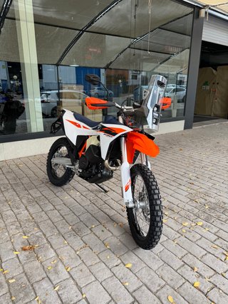 KTM 690 Rally