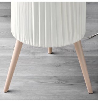 Lámpara de pie Ikea con pantalla de tela