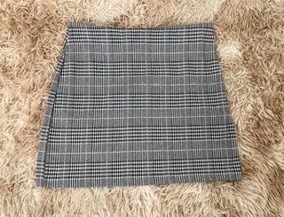 Falda minifalda de cuadros gris y rosa H&M