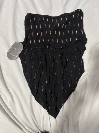Top Negro con Estampado Dorado Yomi Talla S