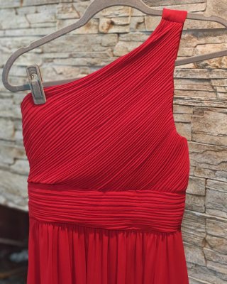 Vestido Rojo Asimétrico