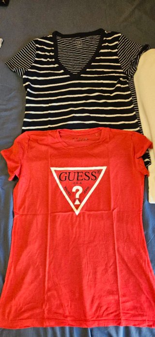 Lote 2 Camisetas Guess y Gap Talla S-M