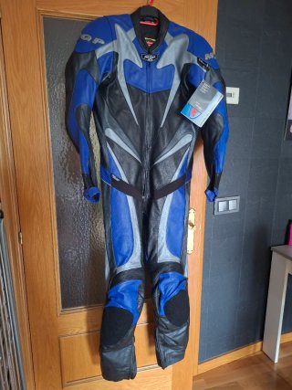 Mono de moto MQP de cuero,NUEVO A ESTRENAR