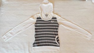 Camiseta Bershka Manga Larga con Capucha