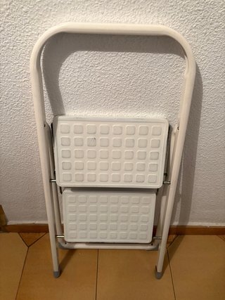Escalera de 2 peldaños blanca