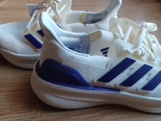 Zapatillas Adidas Ultraboost 5 modelo JQ6656 T42
