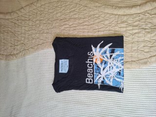 Camiseta Negra Estampada Talla M+ 2 piezas mas