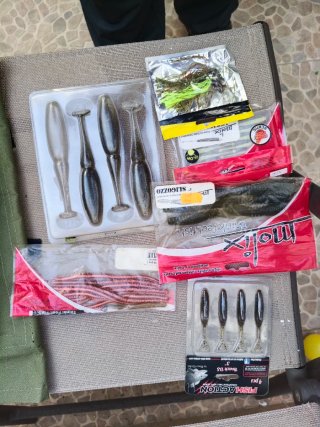 Lote de señuelos de pesca variados