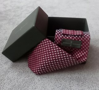 Corbata Roberto Verino con caja