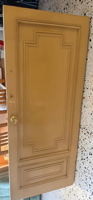 Puerta de Entrada de Madera Maciza