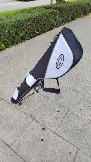 BOLSA DE GOLF BOOMERANG + TRÍPODE . Ideal PARES 3