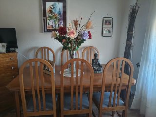 Mesa de salón extensible de madera