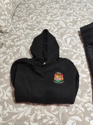Sudadera Negra con Escudo Falla Poble Silla