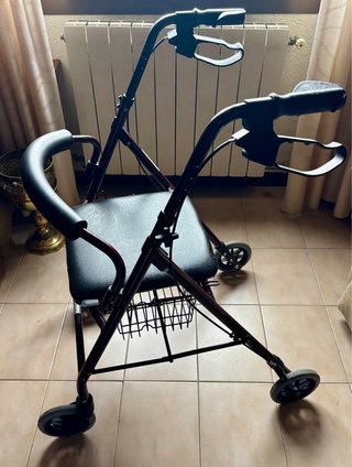 Andador Plegable con Asiento y Frenos