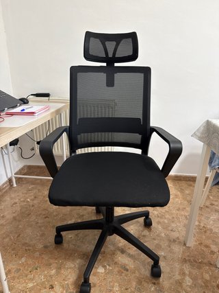 Silla de escritorio ergonómica negra
