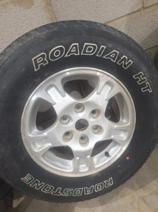 Llantas Mitsubishi Montero V60