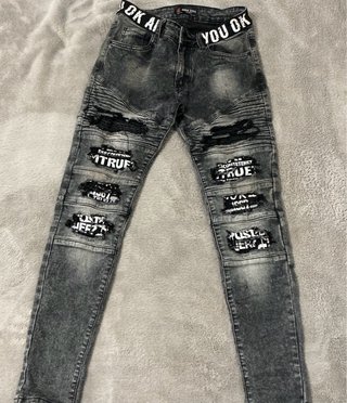 Vaqueros Negros Rotos con Estampado
