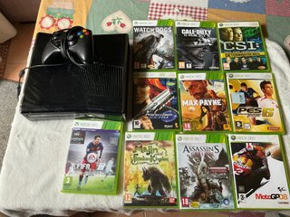 Consola Xbox 360 con Mando y 10 Juegos