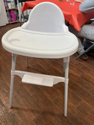 Sillita de comer para bebé blanca