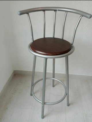 Sgabello da bar in metallo