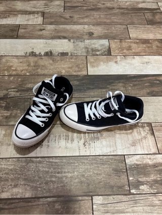 Zapatillas Converse Negras.