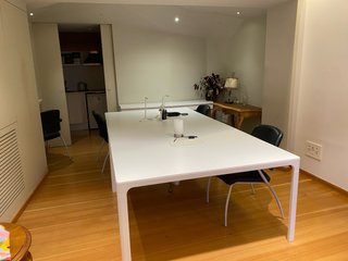 Mesa de despacho blanca, 140x140,