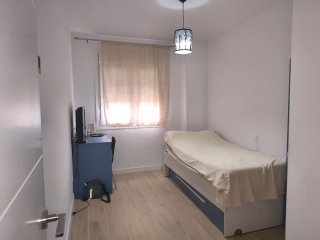 Alquilo habitación con baño propio