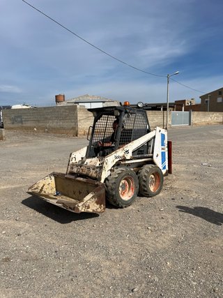 Mini Bobcat modelo 743