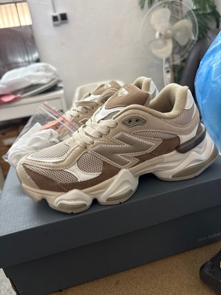 Zapatillas New Balance Beige y Marrón