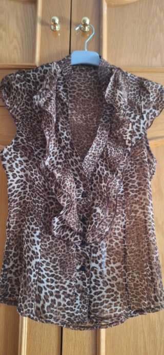Blusa con estampado animal print