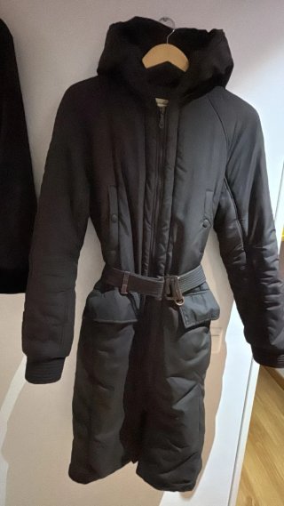 Abrigo largo marron con cinturón