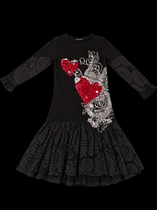 Vestido Negro con Corazones de Lentejuelas