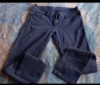 Pantalón vaquero azul pitillo