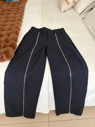 Pantalón Zara azul con Cremalleras