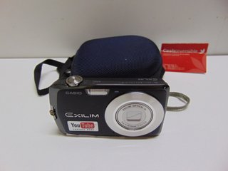 CAMARA DE FOTOS CON FUNDA Y TARJETA (184164)