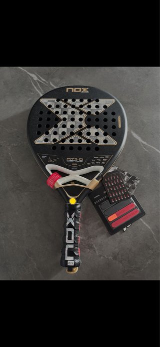 Pala de Pádel Nox AT10 Genius 18K 2026