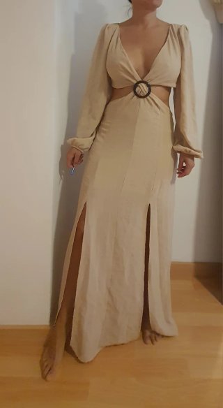 Vestido Largo Beige con Aberturas