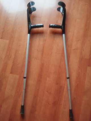 Par de Muletas Ortopédicas de Aluminio