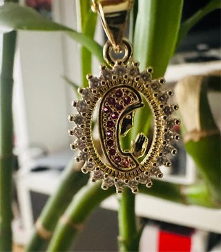 Colgante Virgen María en Oro Goldfilled